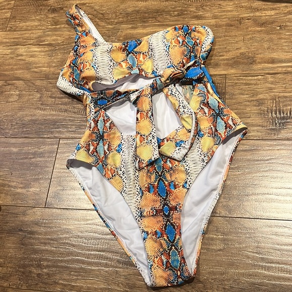 SHEKINI Women's One Shoulder Bandage Bathing Suits Cutout Swimsuit Monok… - Picture 4 of 12